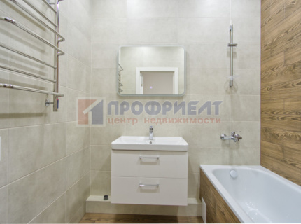 Продам трехкомнатную квартиру