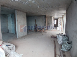 Продам четырехкомнатную (и более) квартиру