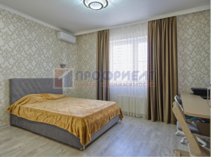 Продам трехкомнатную квартиру