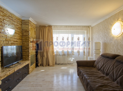 Продам трехкомнатную квартиру