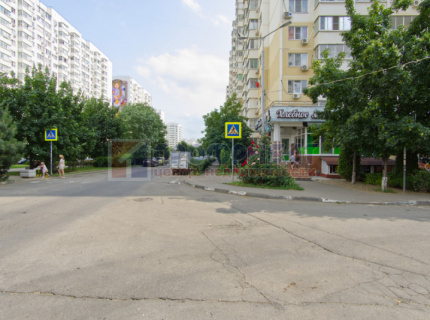 Продам трехкомнатную квартиру