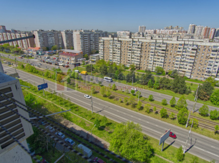 Продам трехкомнатную квартиру