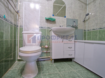 Продам трехкомнатную квартиру