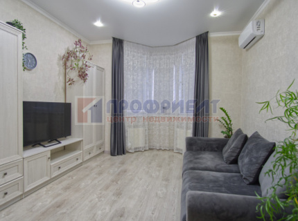 Продам трехкомнатную квартиру