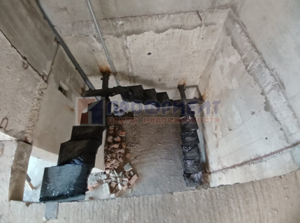 Продам четырехкомнатную (и более) квартиру