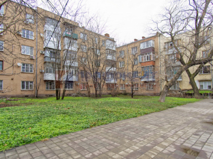 Продам студия квартиру