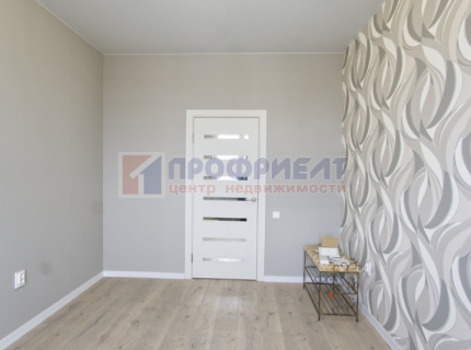 Продам трехкомнатную квартиру