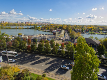 Продам трехкомнатную квартиру