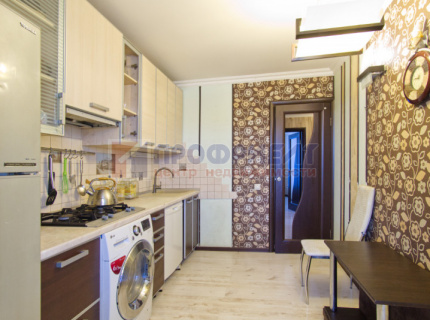 Продам трехкомнатную квартиру