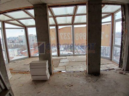 Продам четырехкомнатную (и более) квартиру