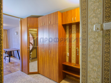 Продам трехкомнатную квартиру